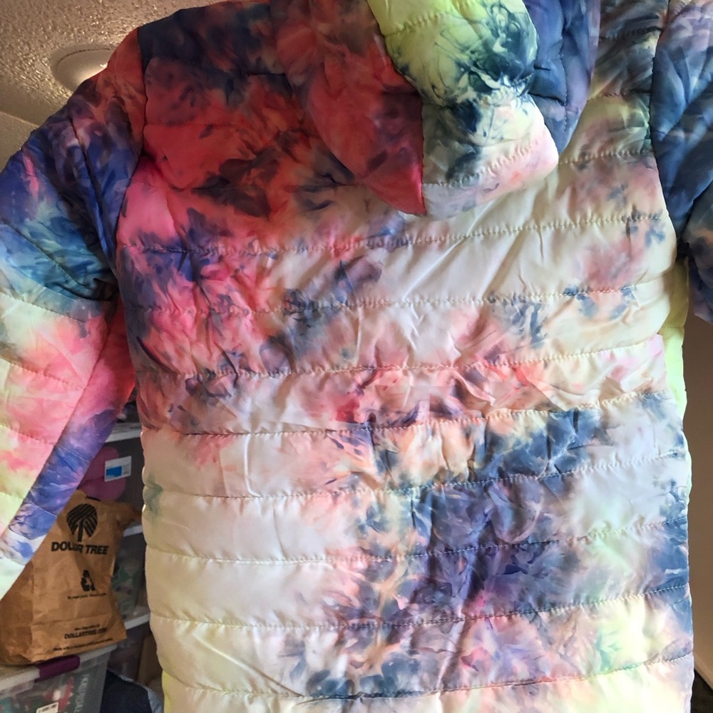 Alexa Rae Kids Colorful Tie-Dye Puffer Jacket - Picture 2 of 6